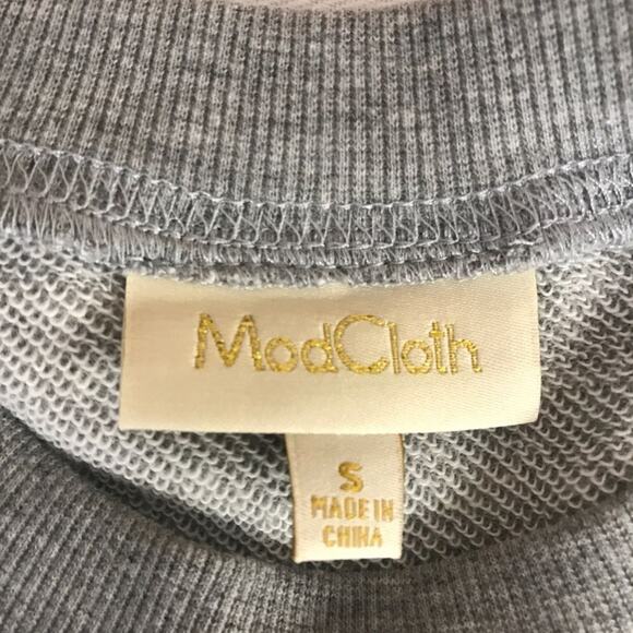 ModCloth Grey Crewneck Sweatshirt Embroidered Lazy Daisy Small‎ - Picture 3 of 4